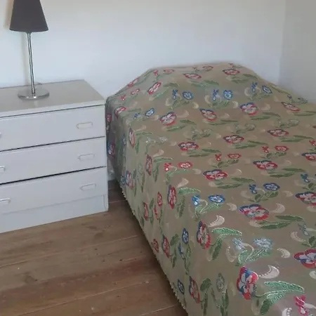 Дом отдыха House With Garden In Marinha Da Mendiga