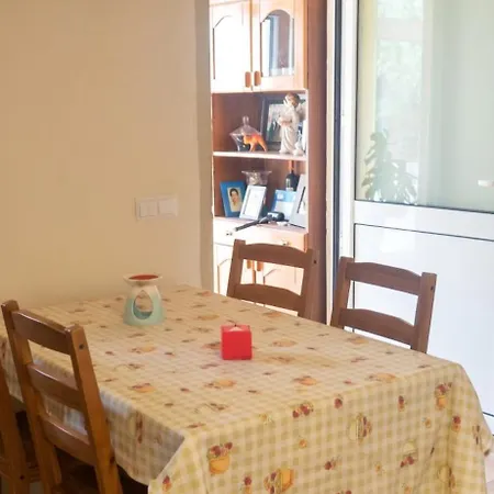 House With Garden In Marinha Da Mendiga 펜션 *